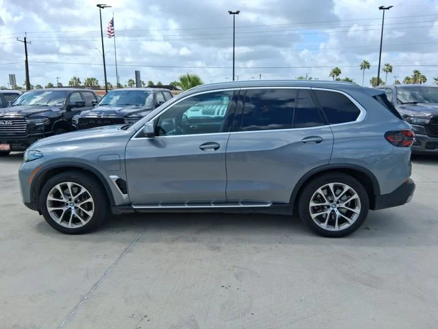 Used 2025 Gray BMW xDrive50e image 4