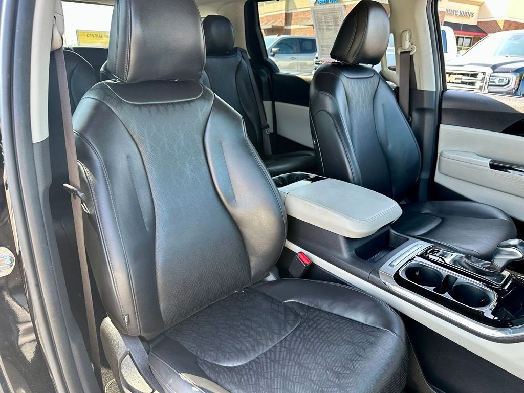 Used 2024 Black Kia EX image 25