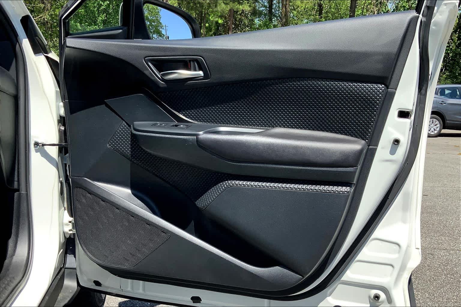 Used 2018 Blizzard Pearl Toyota XLE image 18