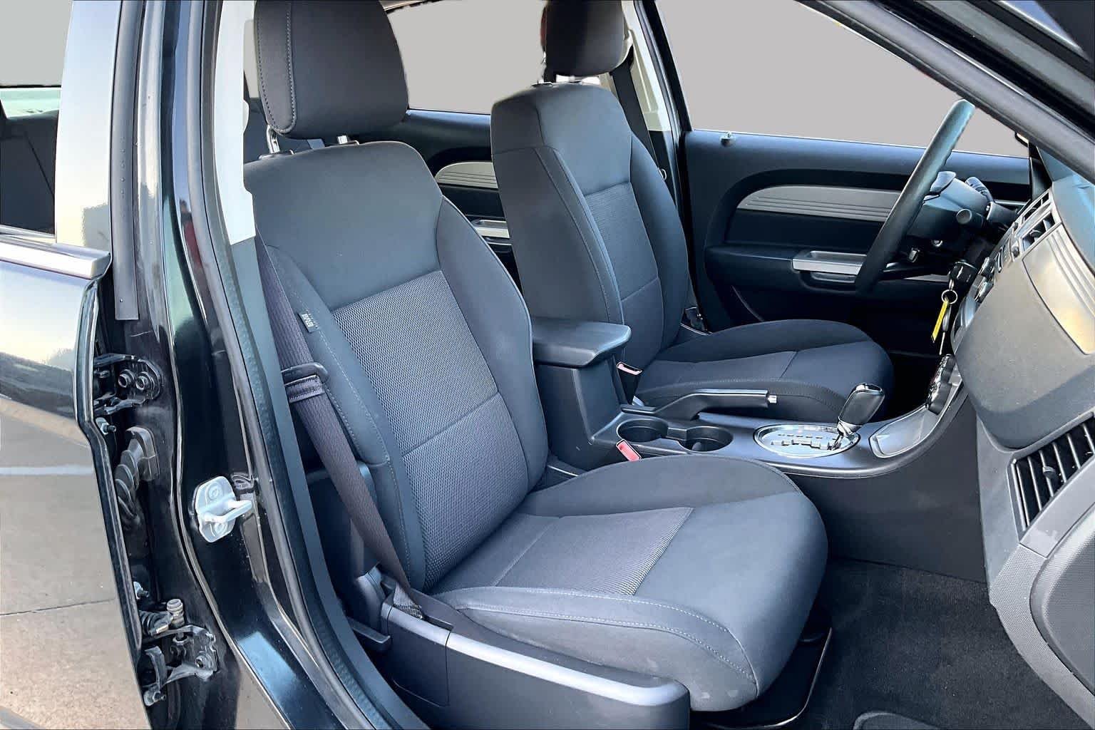 Used 2010 Brilliant Black Crystal Pearl Chrysler Touring image 8