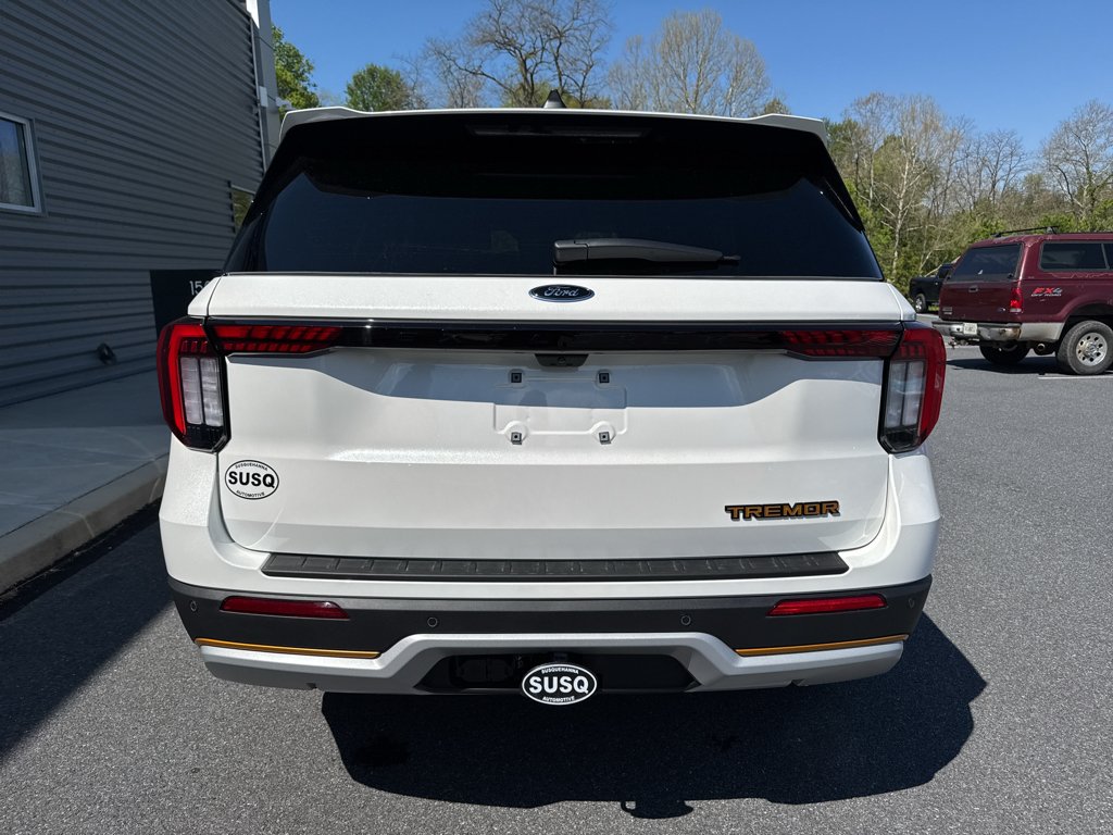 New 2026 Star White Metallic Tri-Coat Ford Tremor image 8