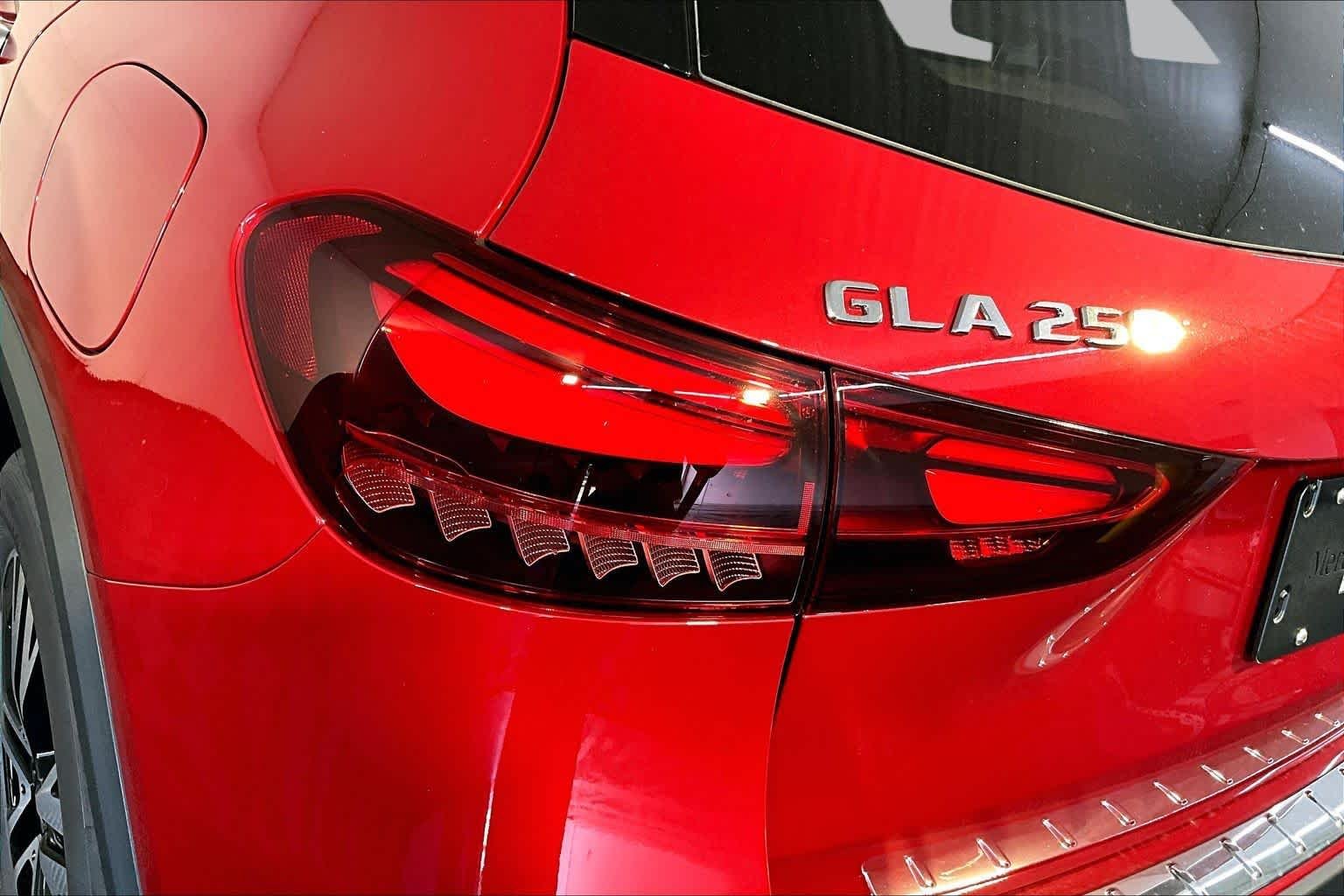New 2026 MANUFAKTUR Patagonia Red Metallic Mercedes-Benz GLA 250 image 5