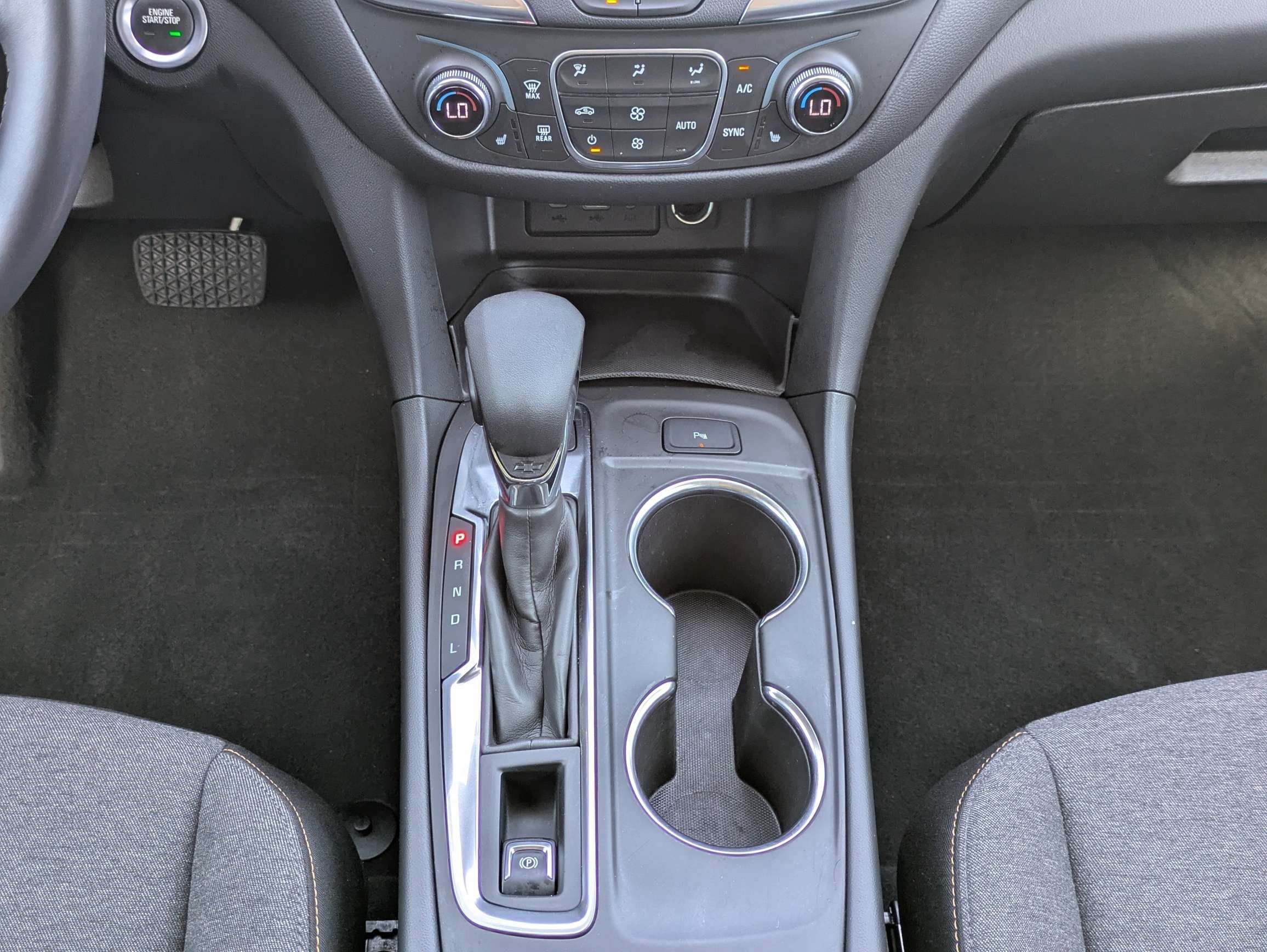 Used 2022 Summit White Chevrolet LT image 22