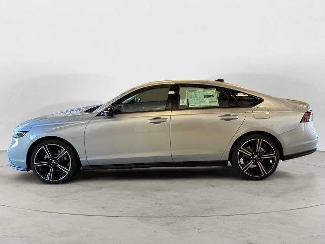 New 2026 Silver Honda SE image 2