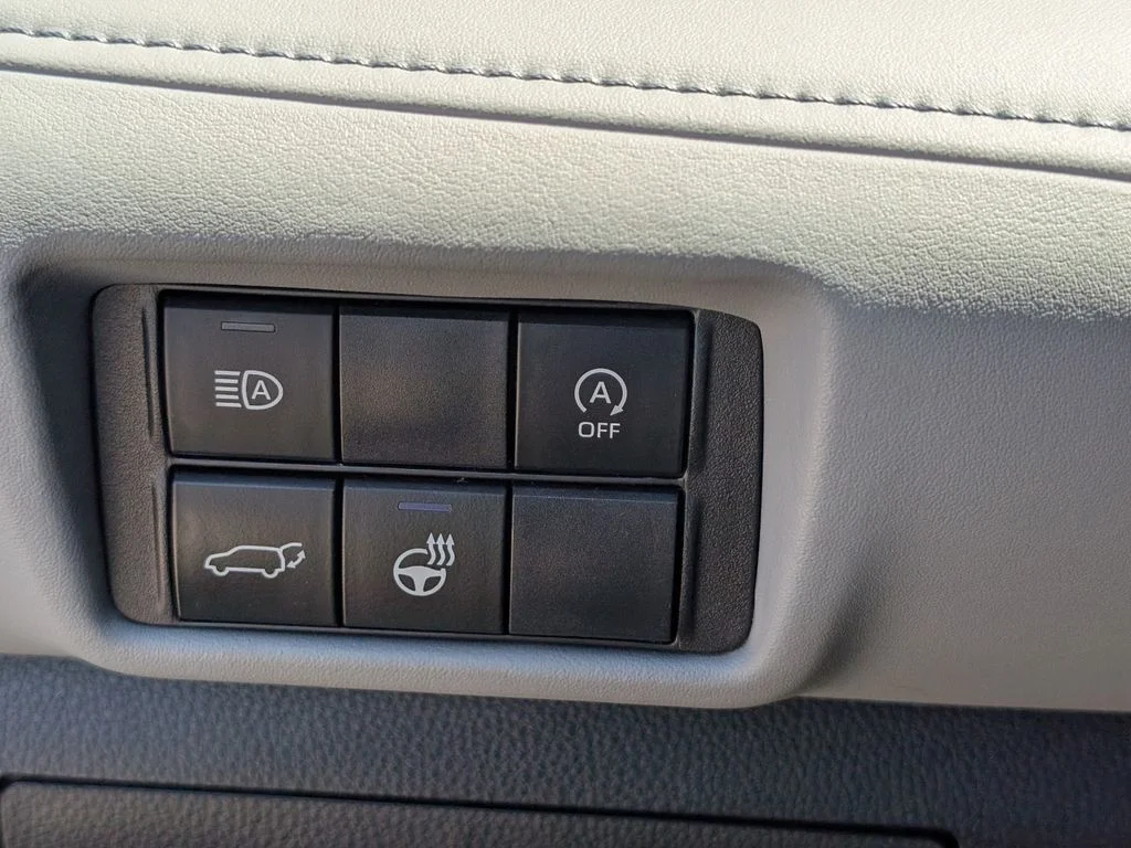 Used 2023  Toyota Limited image 24