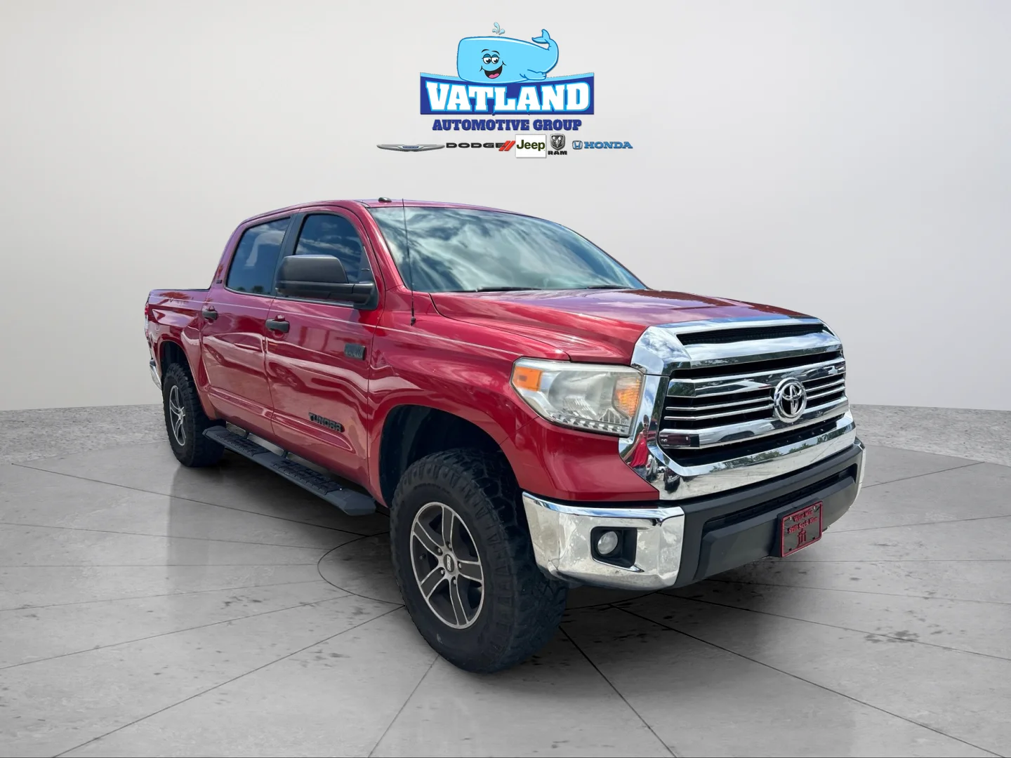 Used 2017 Barcelona Red Metallic Toyota SR5 image 7