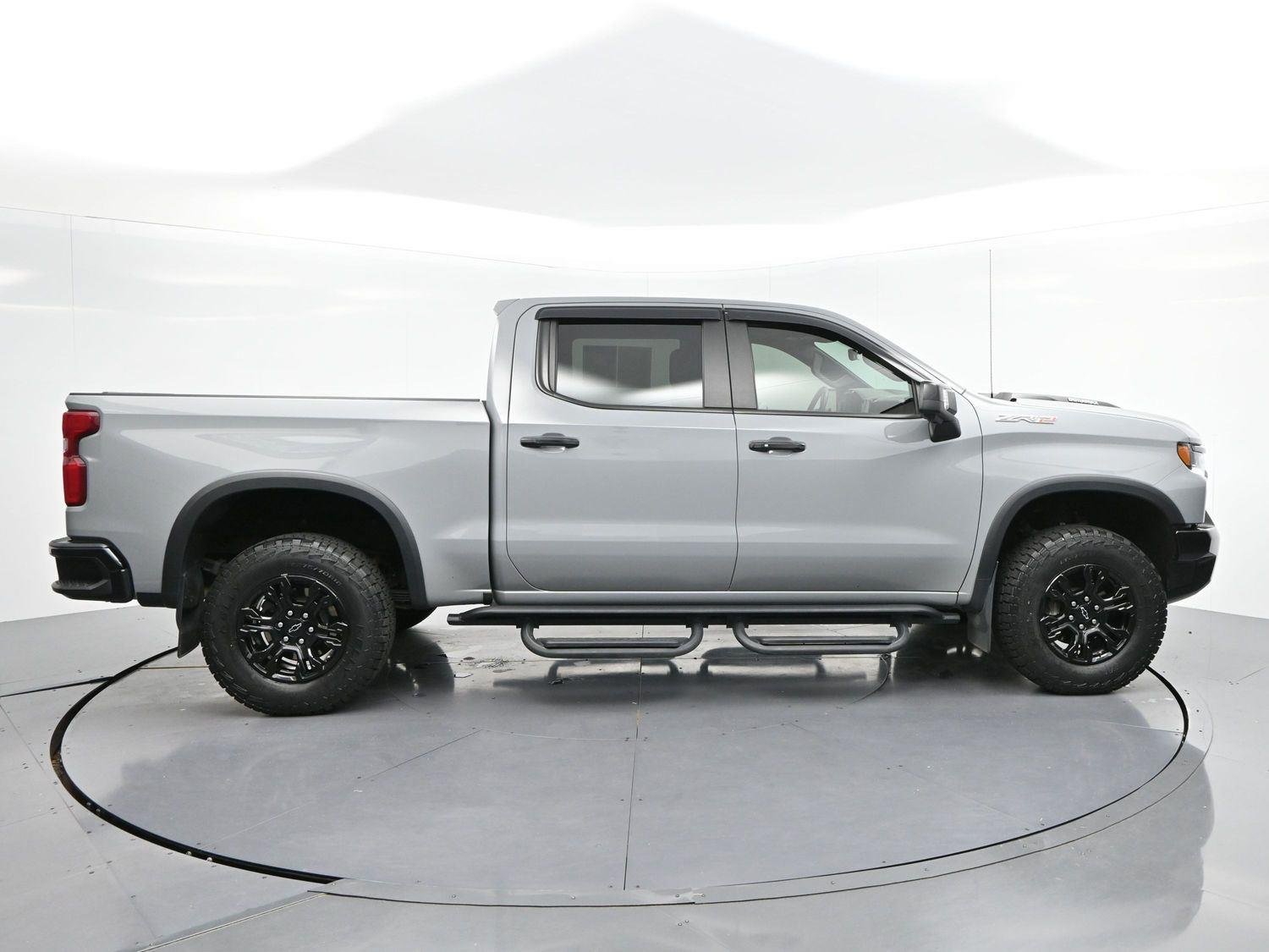 Used 2025 Slate Gray Metallic Chevrolet ZR2 image 8