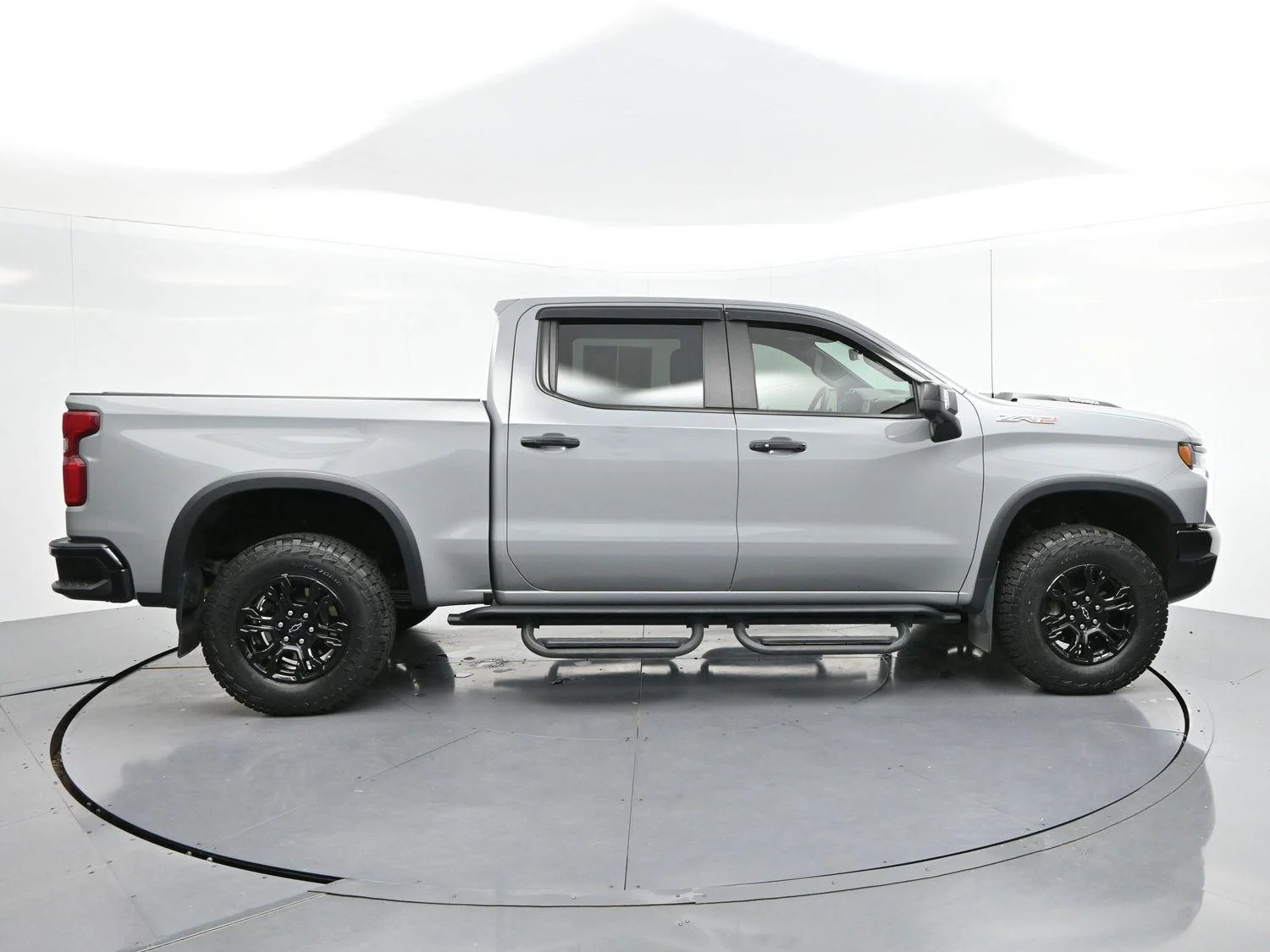 Used 2025 Slate Gray Metallic Chevrolet ZR2 image 8