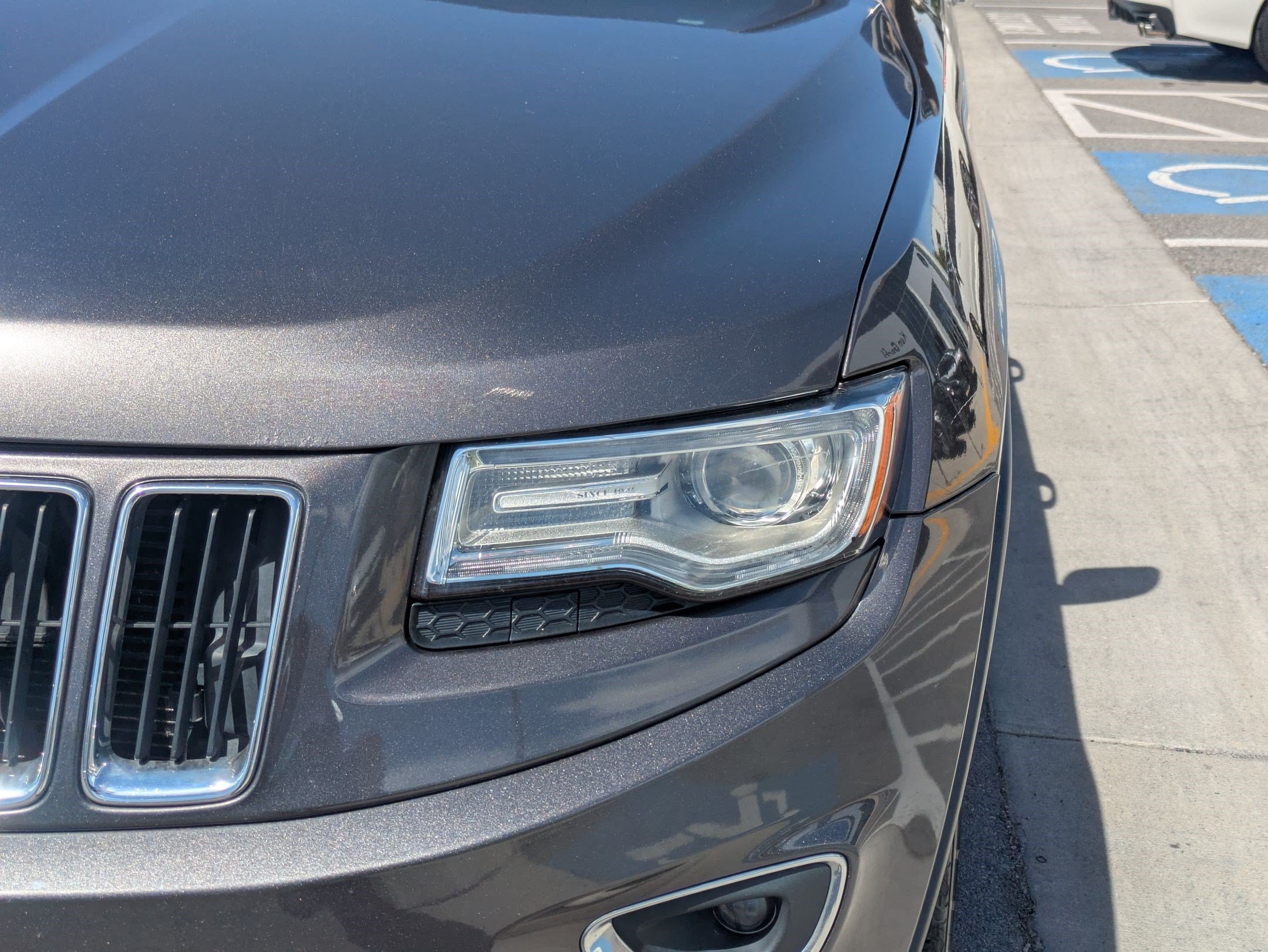 Used 2015 Granite Crystal Metallic Clearcoat Jeep Limited image 9