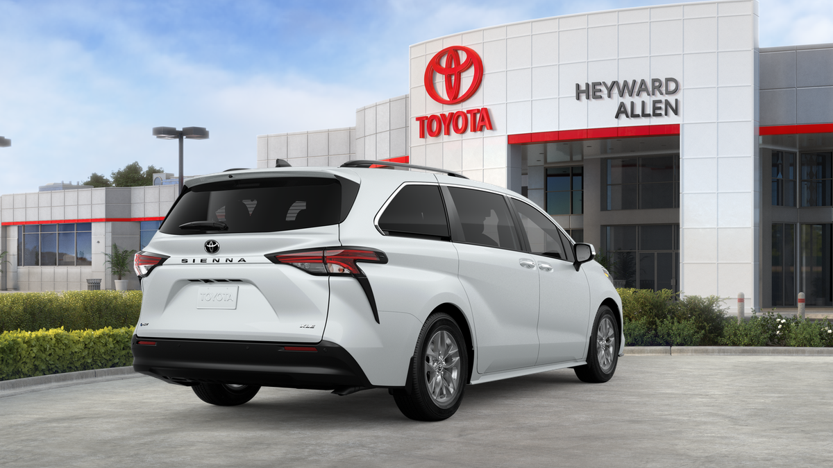 New 2026 Wind Chill Pearl Toyota XLE image 31