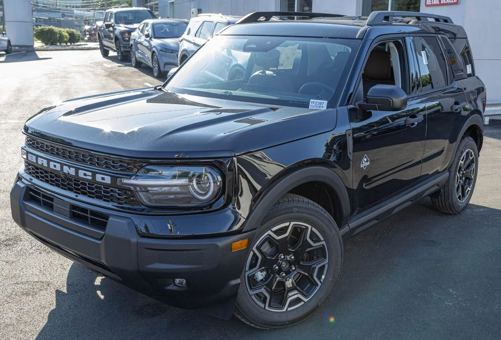 New 2026 Black Ford Outer Banks image 1