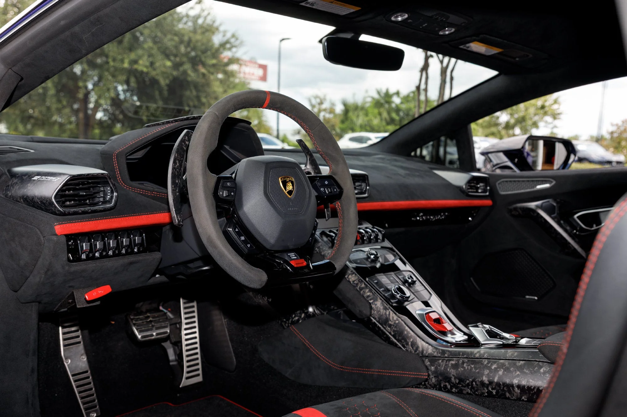 Used 2018  Lamborghini Performante image 34