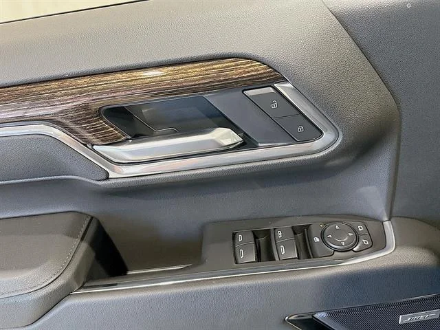 New 2026 Onyx Black GMC Elevation image 23