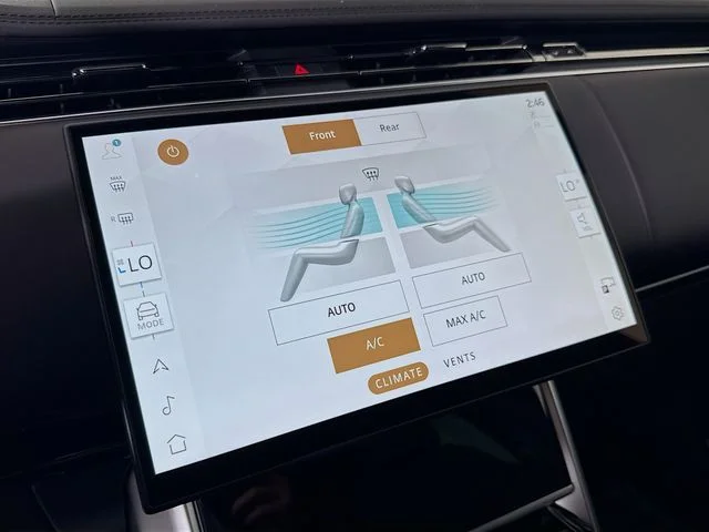 New 2026 Fuji White Land Rover SE image 18