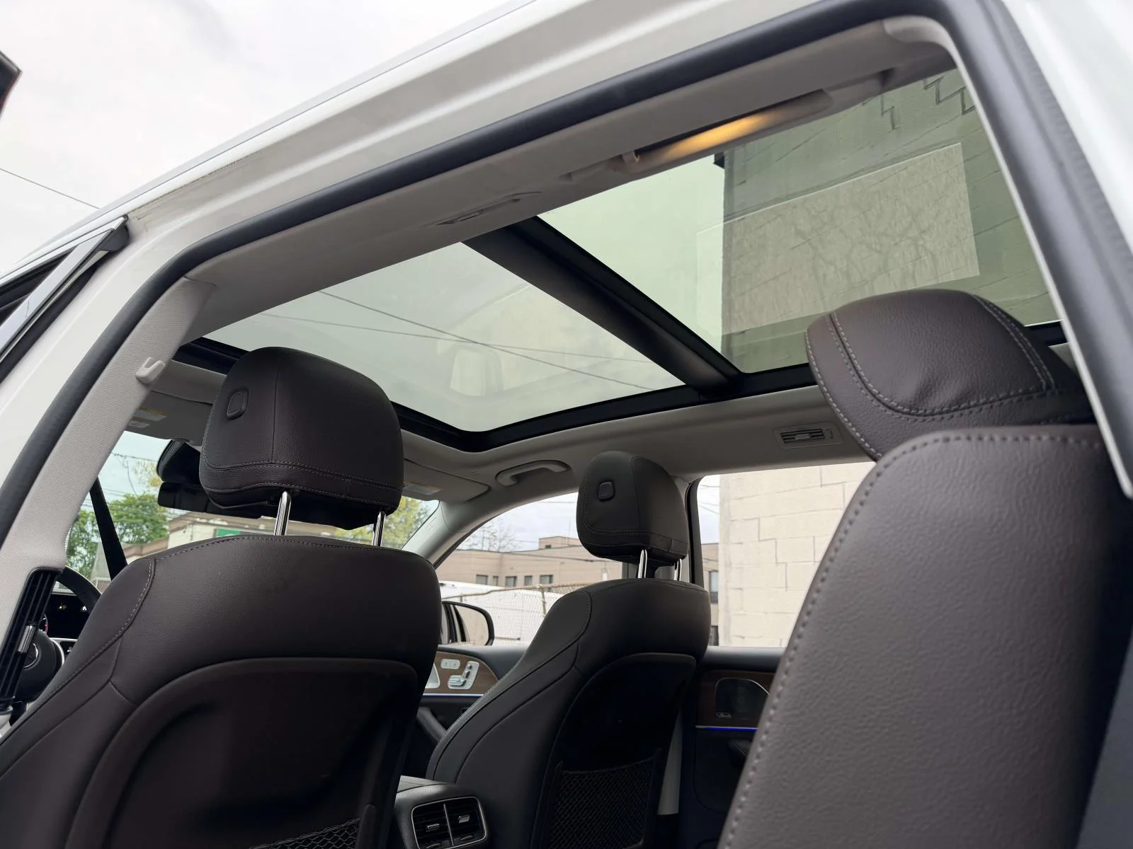 Used 2023  Mercedes-Benz GLS 450 image 19
