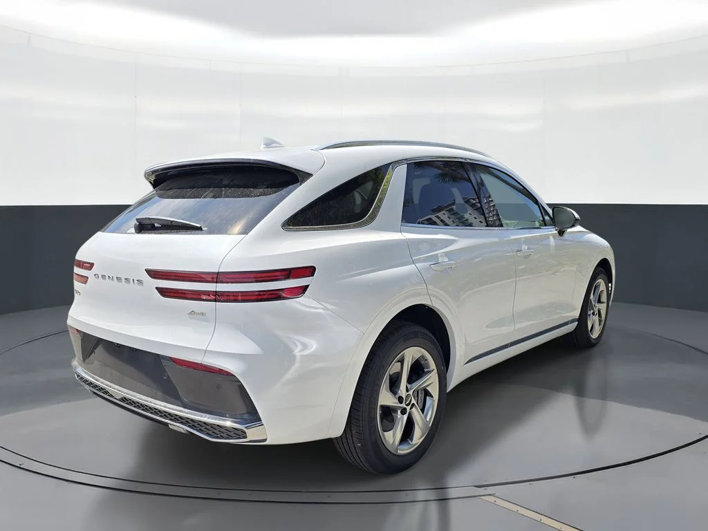 New 2026 White Genesis 2.5T Advanced image 3