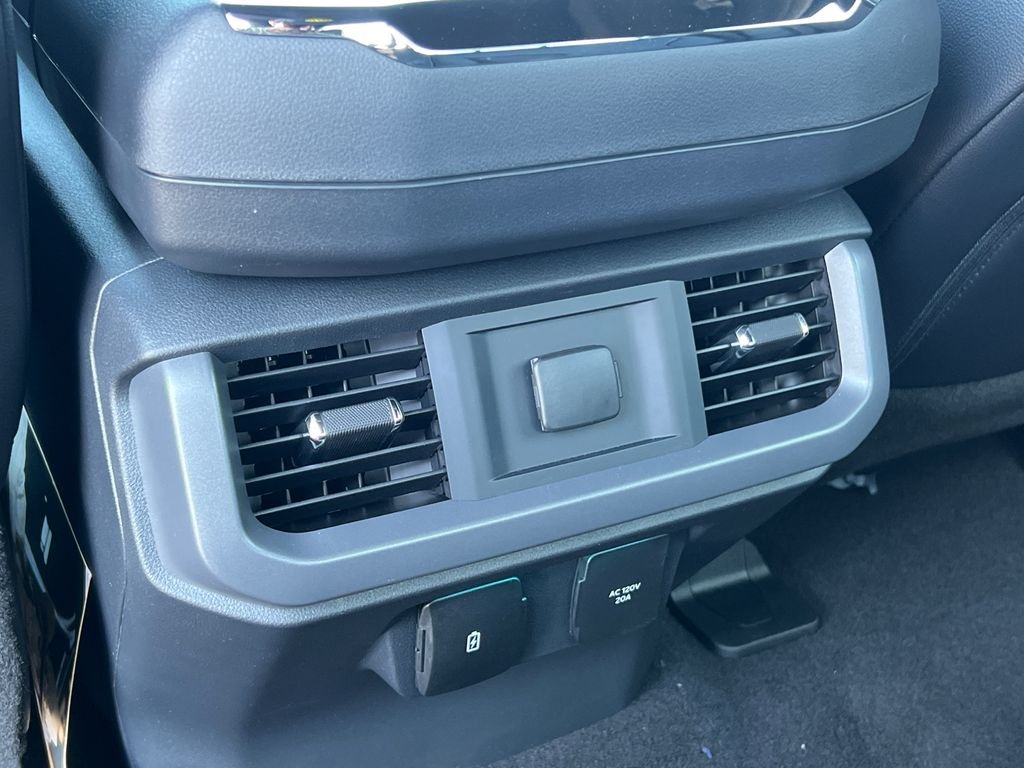 2025 Ford F-150 XLT - Photo 18