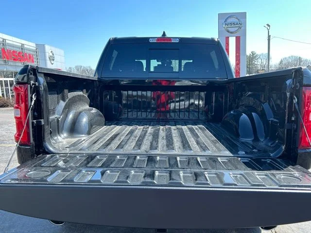 New 2026 Diamond Black Crystal Pearl-Coat Exterior Paint RAM Laramie image 10