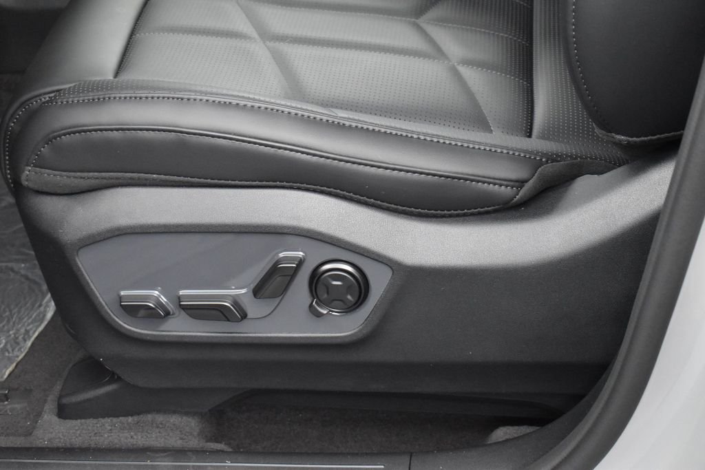 New 2027 Wolf Gray Kia X-Pro SX Prestige image 9