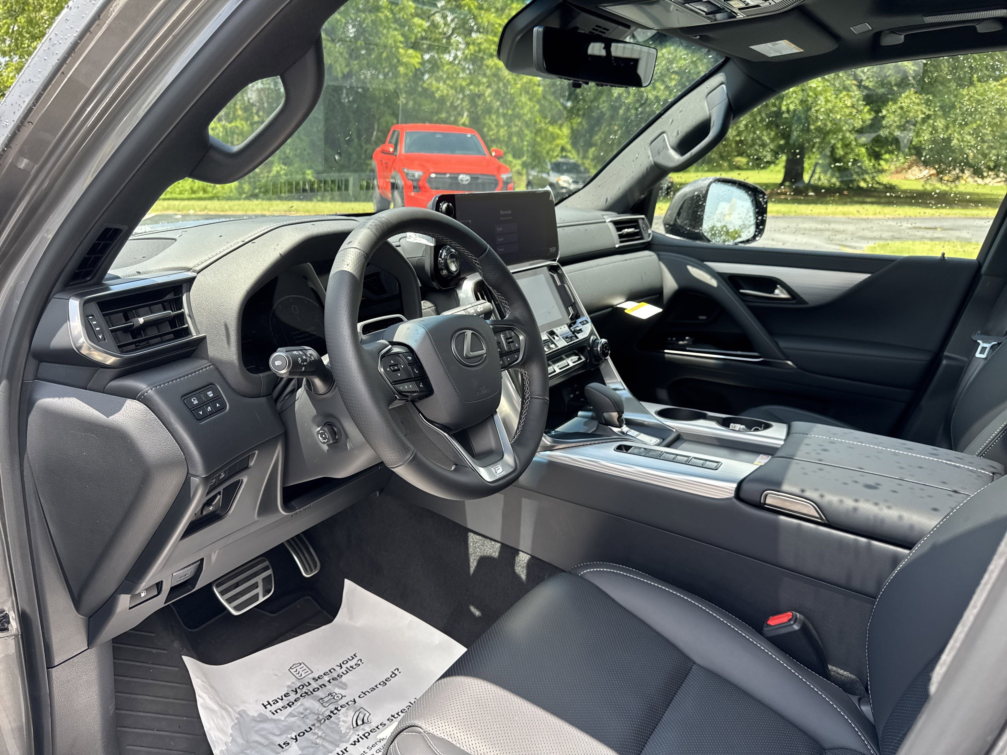 2025 Lexus LX F-Sport - Photo 15