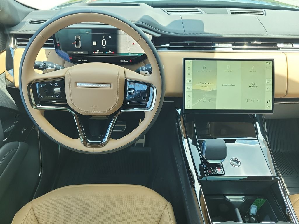 New 2026 Giola Green LAND ROVER Dynamic SE image 19