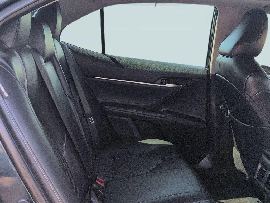 Used 2018 Aqua Toyota XSE V6 image 26