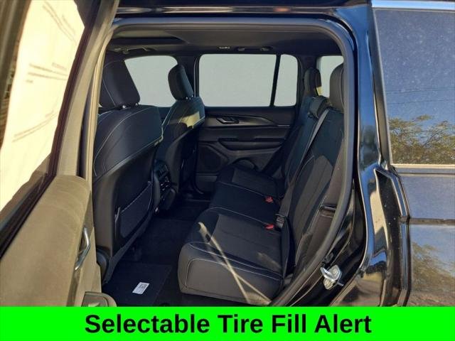 New 2025 Diamond Black Crystal Pearl-Coat Exterior Paint Jeep Laredo X image 16