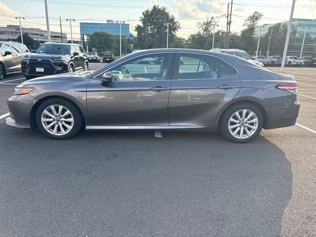 Used 2018 Gray Toyota LE image 4