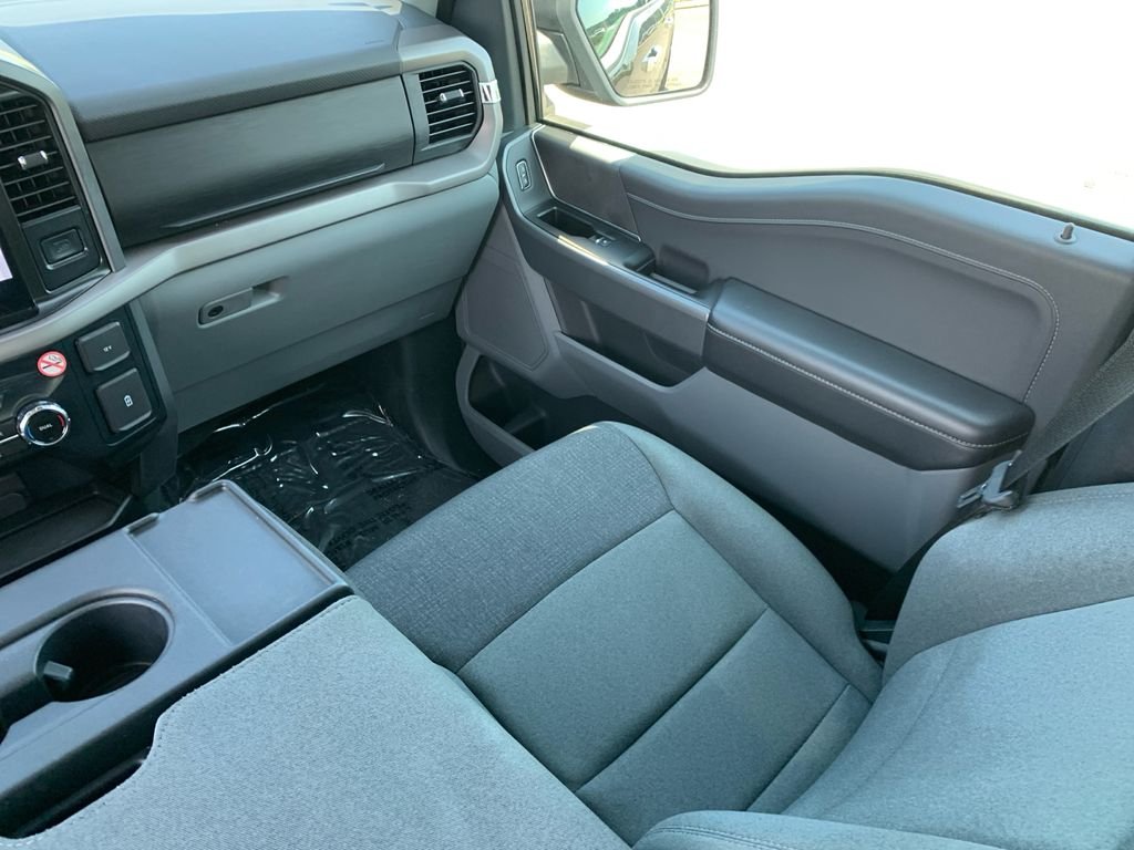 Used 2025 Black Ford XLT image 26