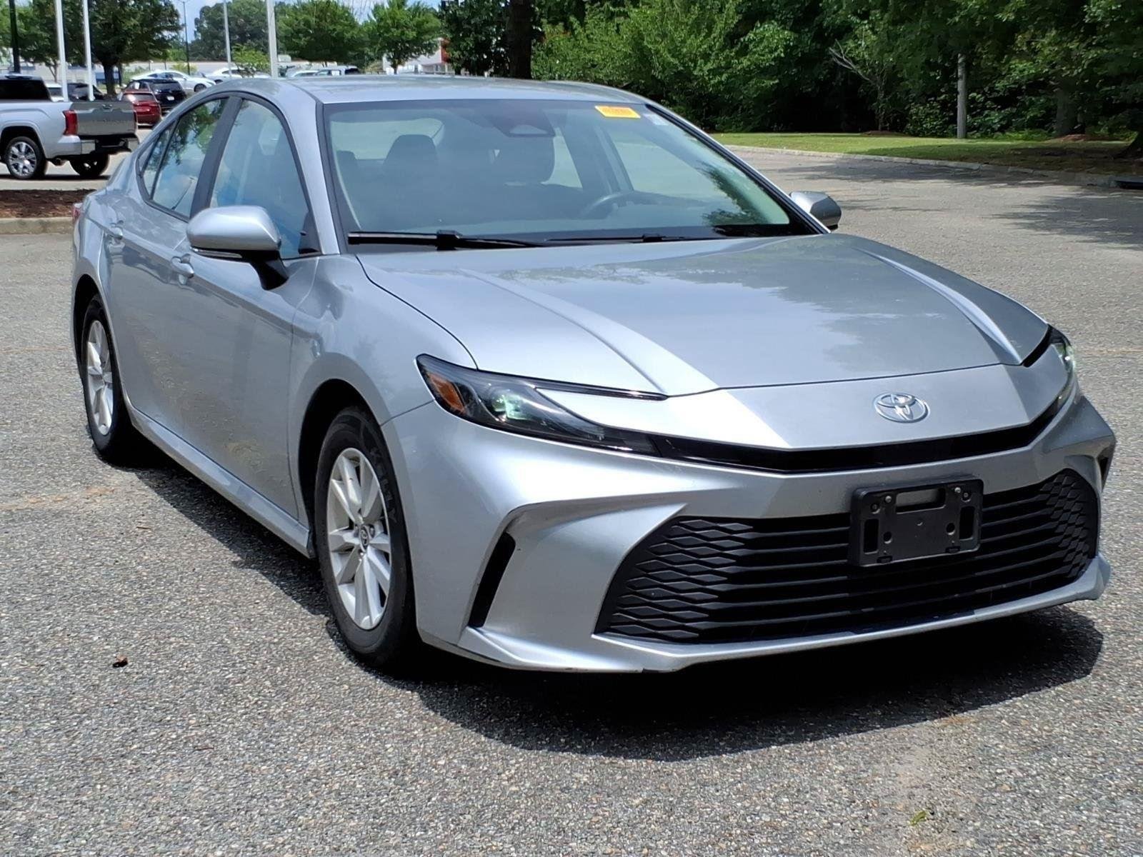 Used 2025  TOYOTA  image 6