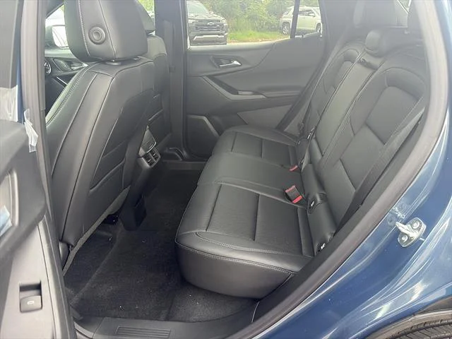 2027 Chevrolet Equinox LT - Photo 11