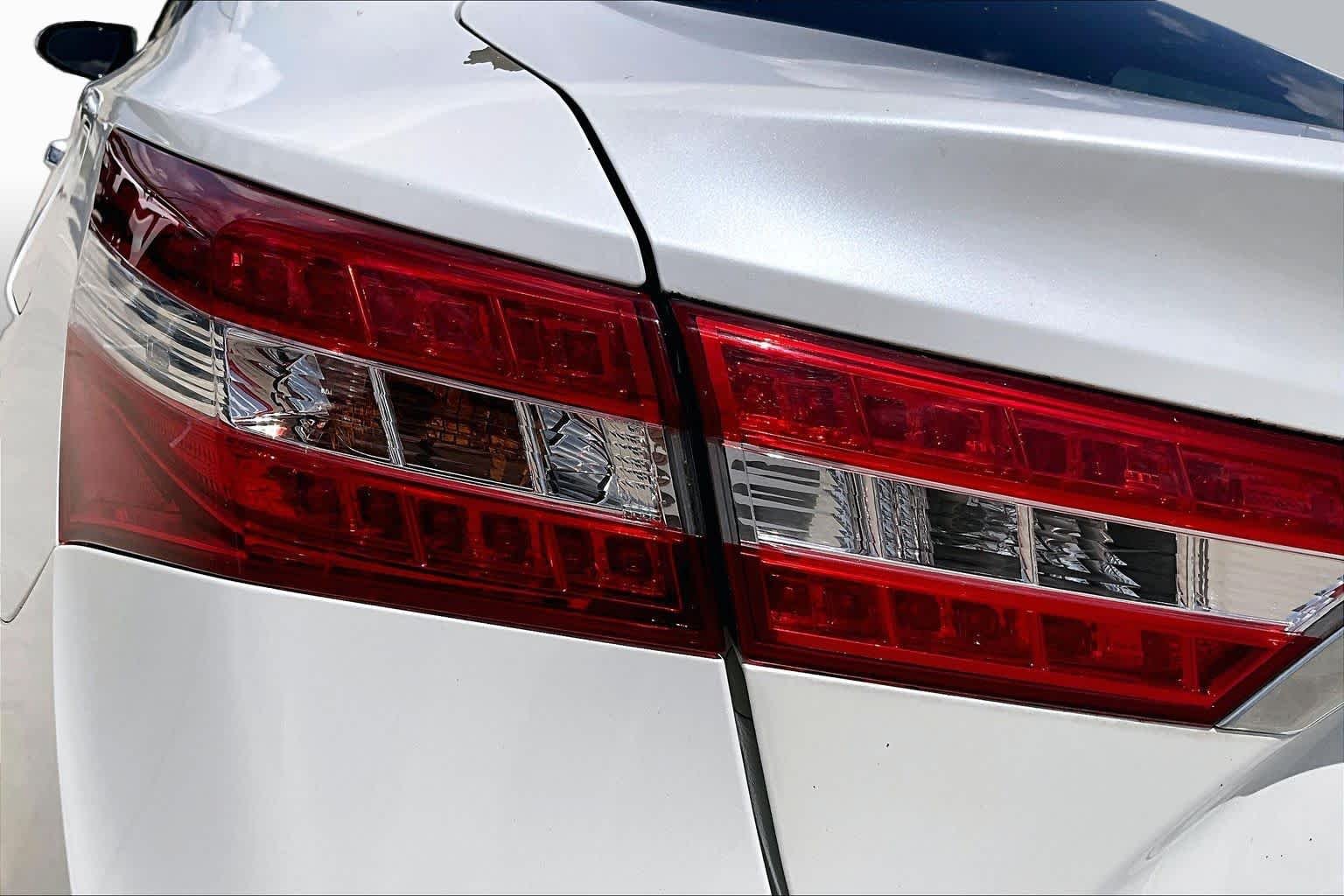 Used 2013 Blizzard Pearl Toyota Limited image 26