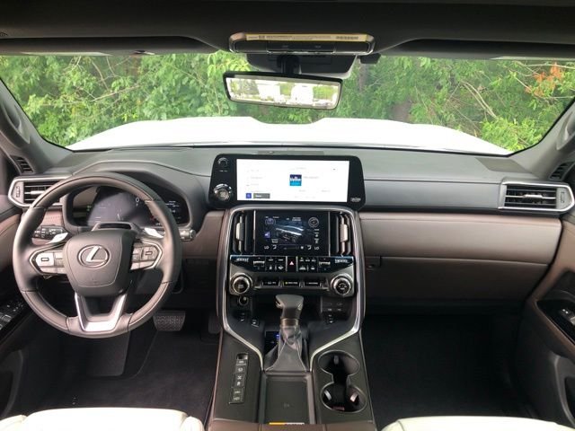New 2026 Eminent White Pearl Lexus  600 LUXURY image 26