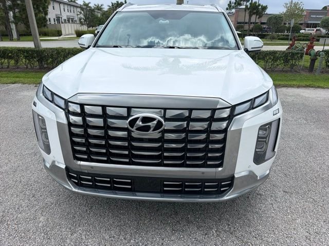 Used 2025 White Hyundai Calligraphy image 1