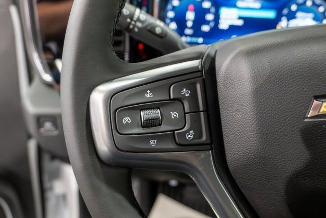 New 2026 Summit White Chevrolet LT (2FL) image 18