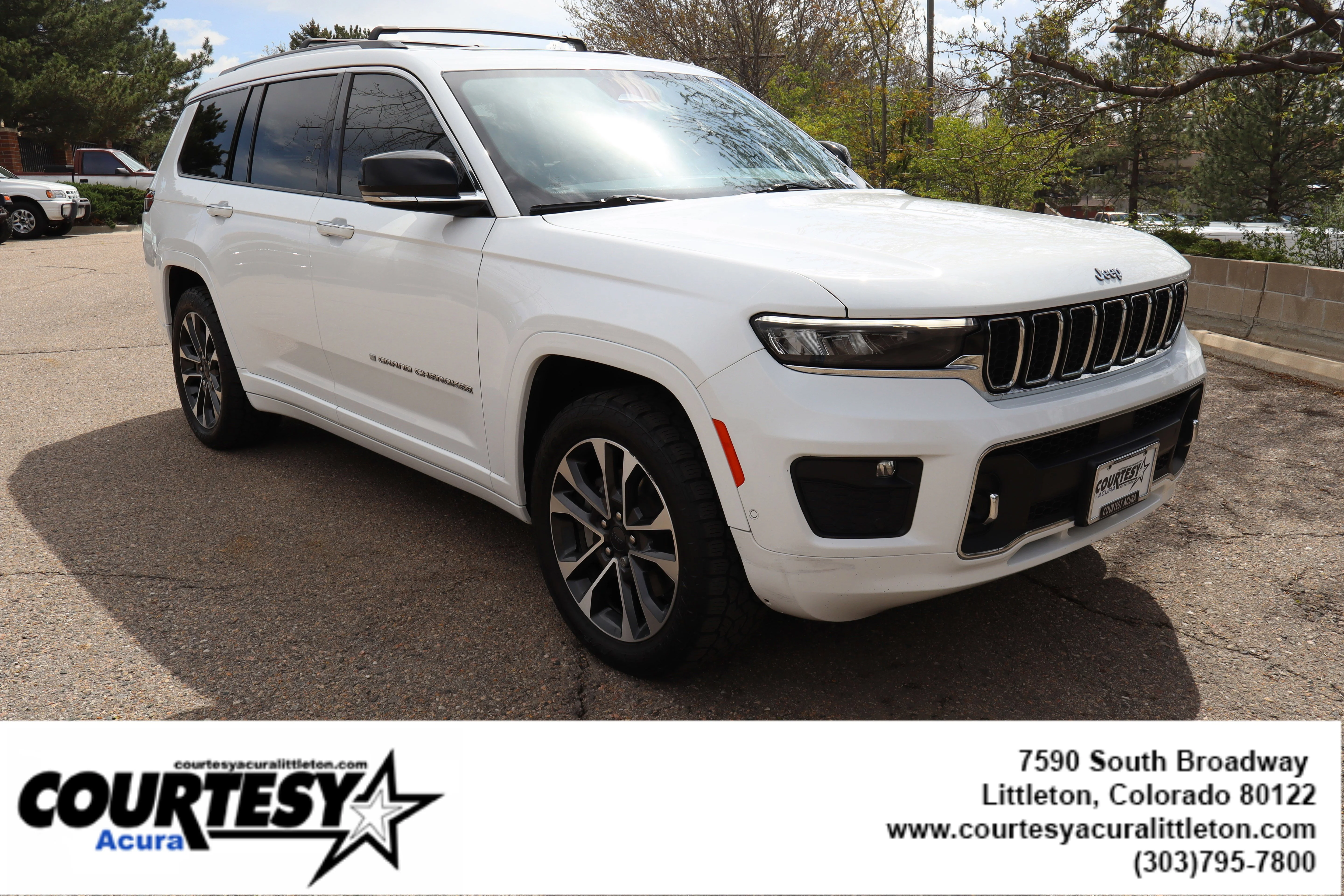Used 2022 Bright White Clearcoat Jeep Overland image 9