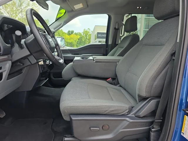 Used 2025 Blue Ford XLT image 10