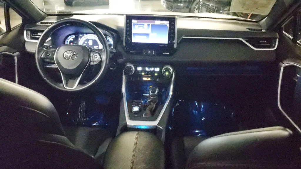 Used 2022 White Toyota XSE image 12