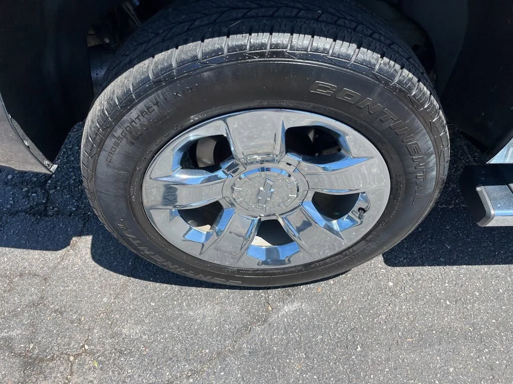 Used 2019 SHADOW GRAY METALLIC Chevrolet LT image 32