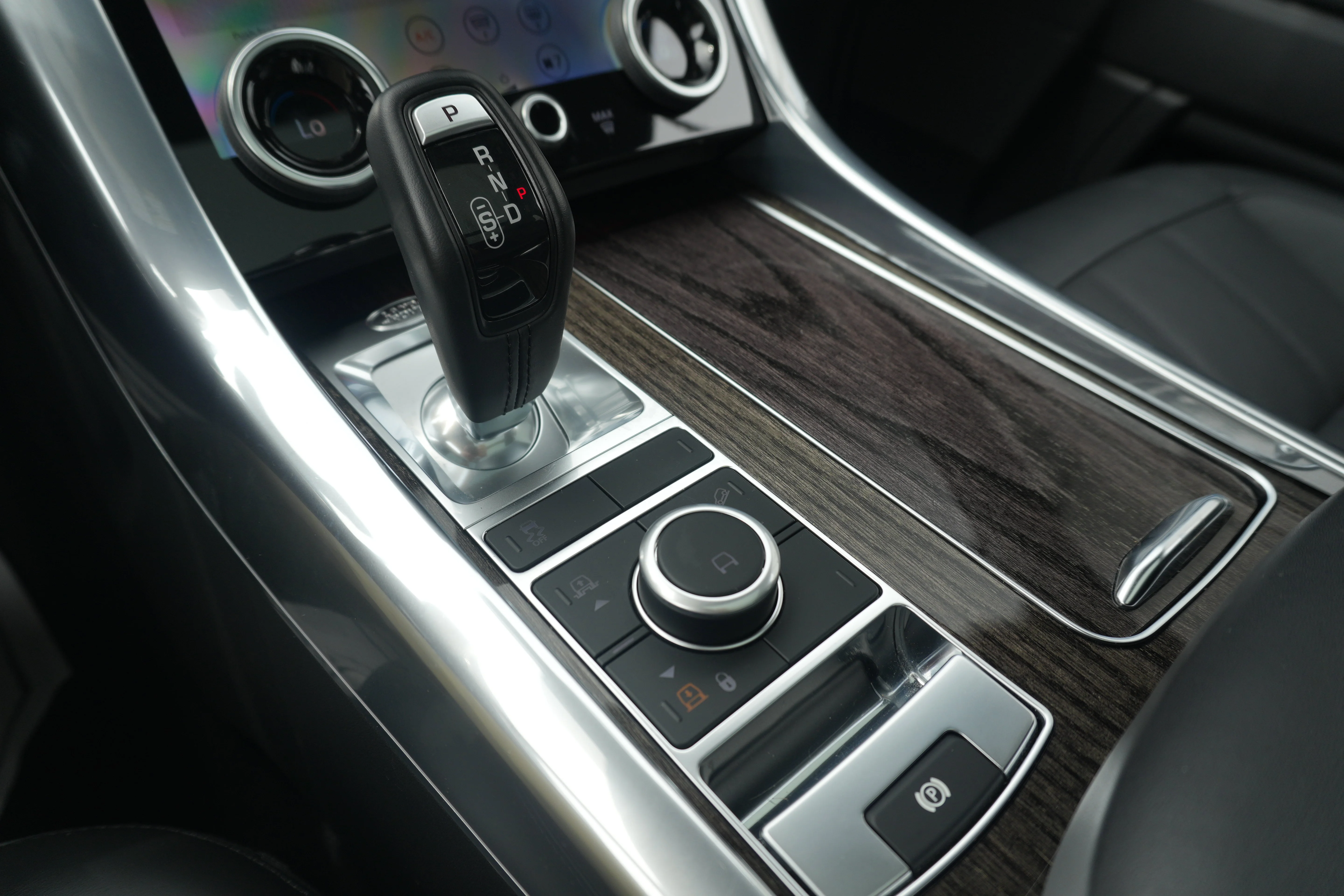 Used 2022 Eiger Grey Metallic Land Rover HSE Silver Edition image 37