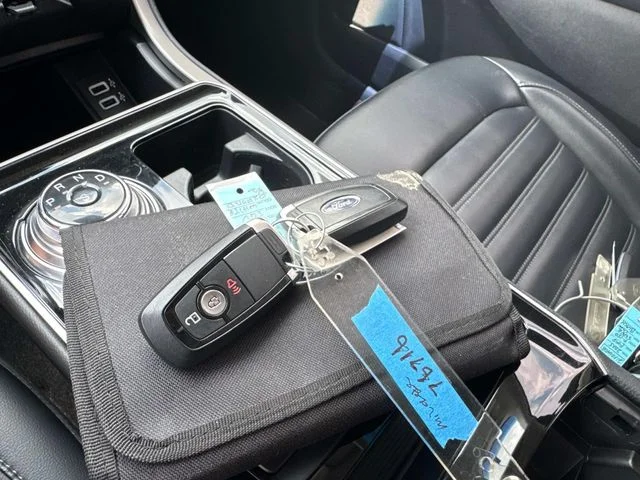 Used 2019 White Ford SEL image 4