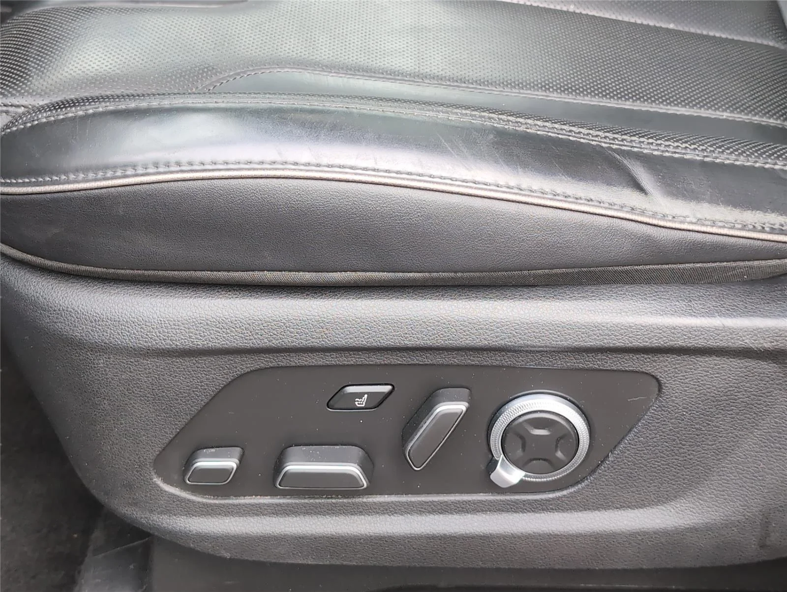 Used 2024 Sierra Burgundy Hyundai Calligraphy image 15