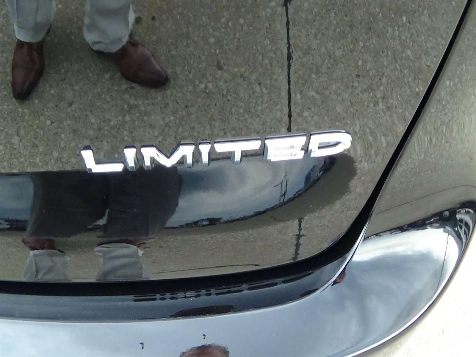 Used 2026 Diamond Black Crystal Pearl Coat (pxj) Chrysler Limited image 11