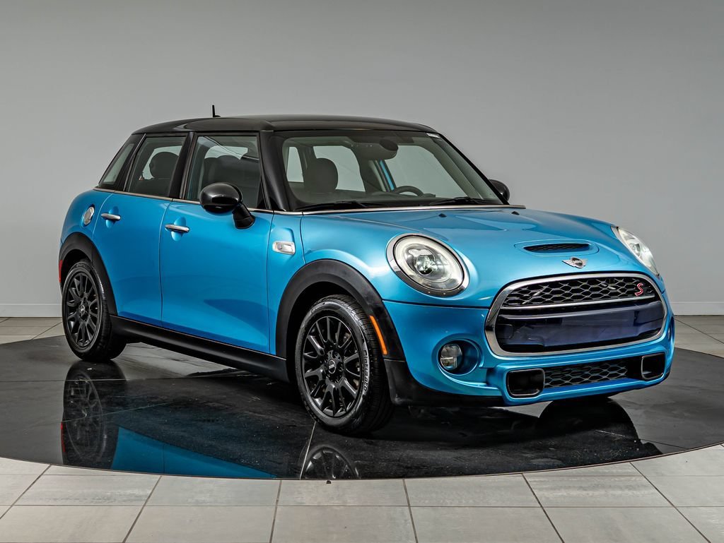 Used 2016 Electric Blue Metallic MINI  image 3
