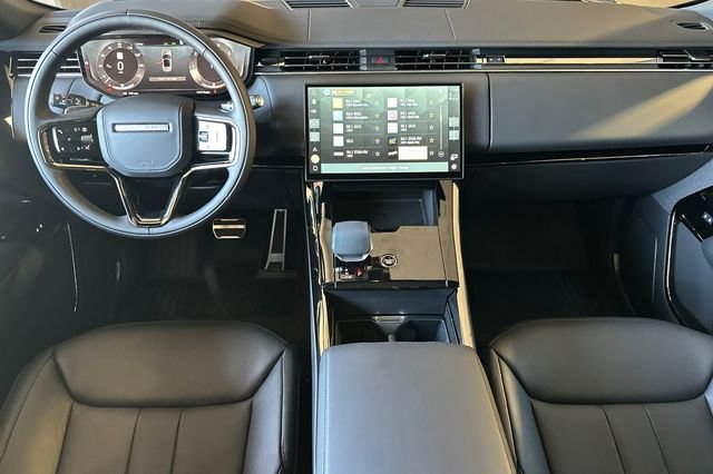 New 2026 Santorini Black Land Rover Dynamic SE image 12