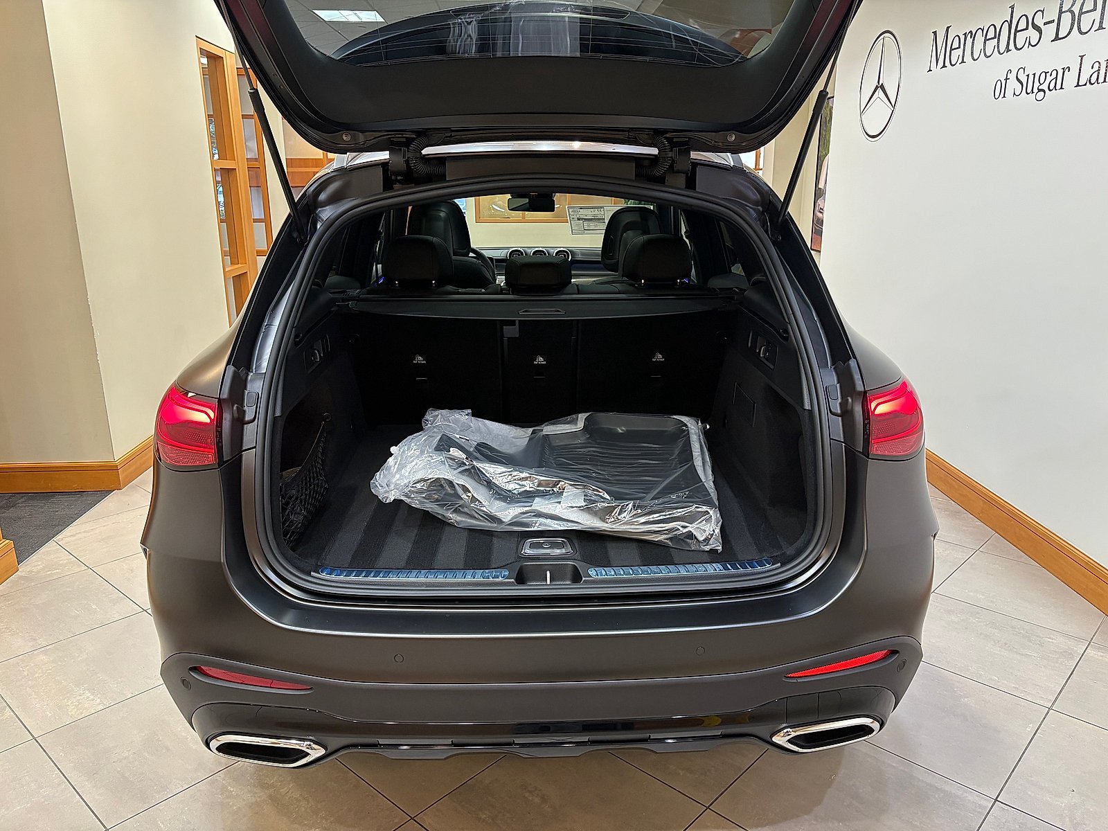 New 2027 MANUFAKTUR exclusive graphite grey magno Mercedes-Benz GLC 300 image 62