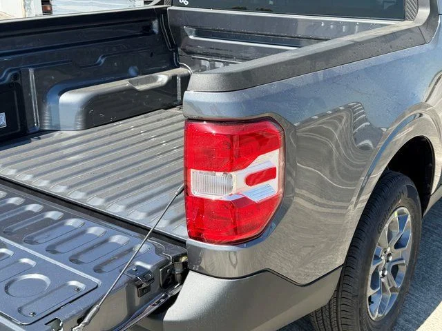 New 2026 Carbonized Gray Metallic Ford XLT image 9