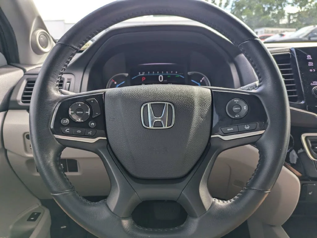 Used 2021  Honda Touring image 30