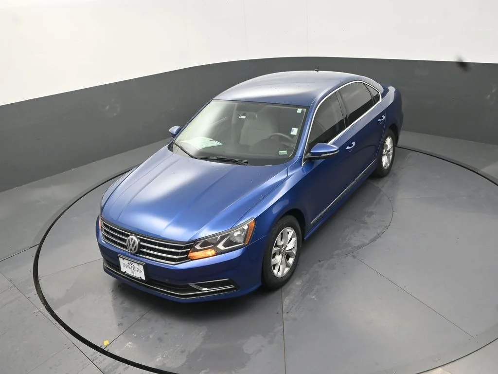 Used 2017 Blue Volkswagen 1.8T S image 16