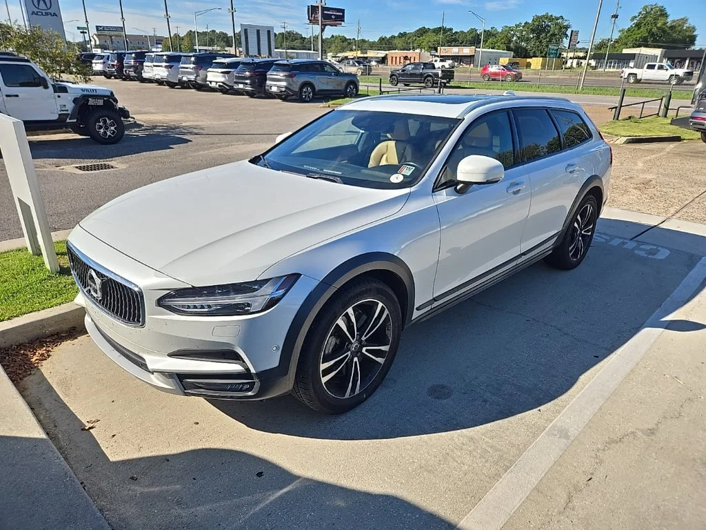 2018 Volvo V90 Cross Country